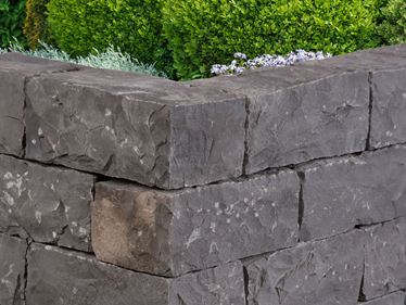 mauersteine-Takeda-anthrazit-schwarz-vietnam-basalt
