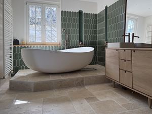 Kundenfoto_Chateau_Beige_Badezimmer