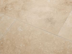 Detail Travertin-Fliese Medium Line
