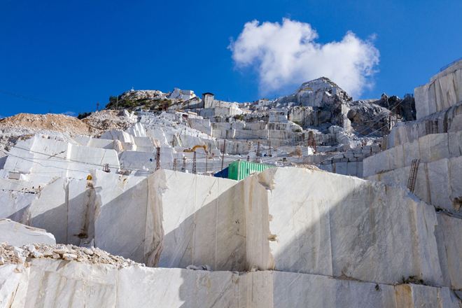 Marmorbruch Steinbruch Carrara fotolia Giuliano Del Moretto